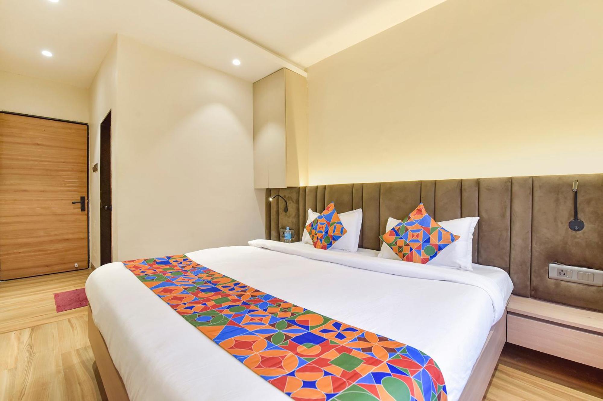 Fabhotel Kesar Indore Buitenkant foto
